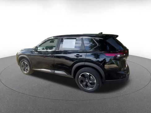 Used 2025 Nissan Rogue SV FWD image 10