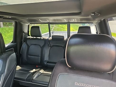 Used 2019 RAM 1500 Laramie w/ Sport Appearance Package AWD/4WD image 18
