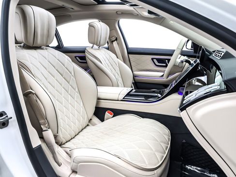 Used 2023 Mercedes-Benz S 500 4MATIC image 8