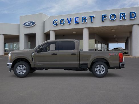 New 2026 Ford F250 XLT w/ FX4 Off-Road Package AWD/4WD image 3