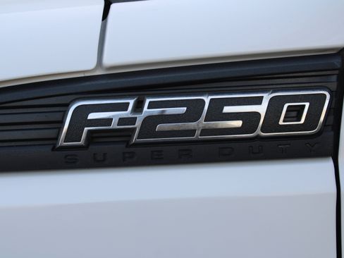 Used 2016 Ford F250 XL w/ Power Equipment Group image 10