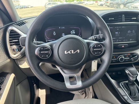 Used 2023 Kia Soul LX FWD image 11