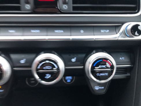 Used 2023 Genesis G70 2.0T image 18