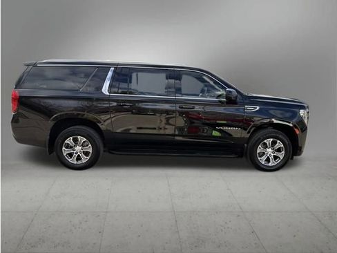 Used 2023 GMC Yukon XL SLE image 6