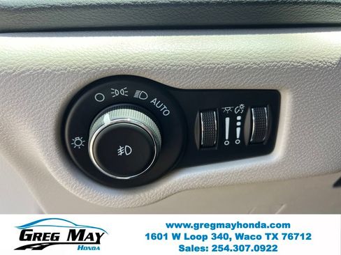 Used 2022 Chrysler Pacifica Touring-L FWD image 26