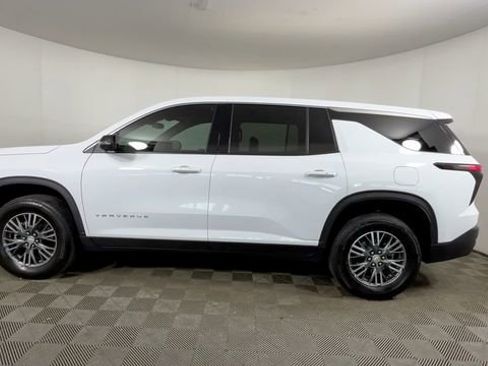 Used 2024 Chevrolet Traverse LS FWD image 7