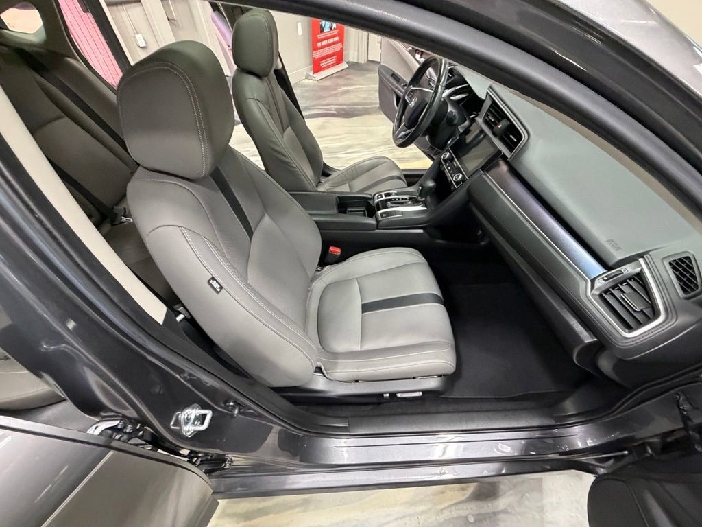 Used 2018 Honda Civic Touring image 40