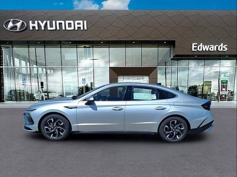 New 2025 Hyundai Sonata SEL image 3