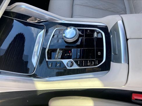 Used 2024 BMW X6 xDrive40i w/ Executive Package image 18