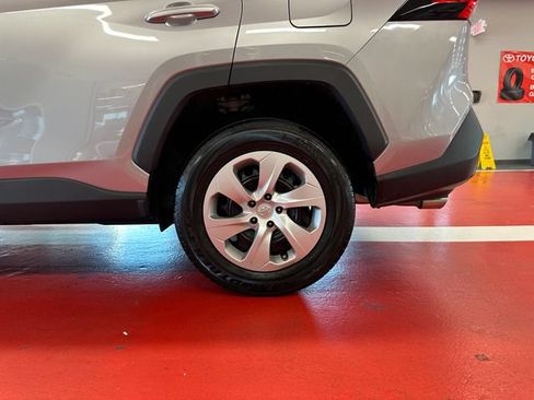 Certified 2023 Toyota RAV4 LE AWD/4WD image 29