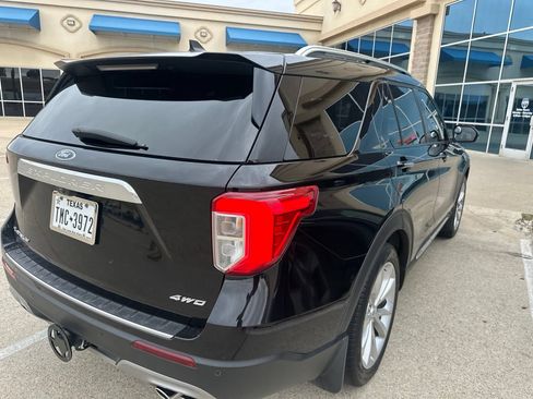 Used 2023 Ford Explorer Platinum w/ Technology Package AWD/4WD image 5