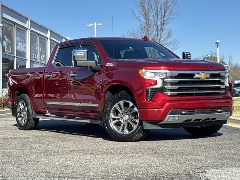 Used 2023 Chevrolet Silverado 1500 High Country w/ Technology Package AWD/4WD image 2