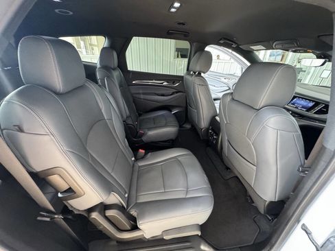 Used 2024 Buick Enclave Premium image 12