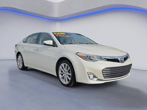 Used 2013 Toyota Avalon XLE Touring w/ Preferred Accessory Package FWD image 7
