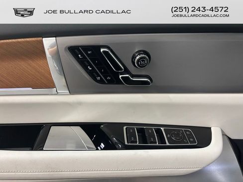 New 2026 Cadillac Vistiq Luxury w/ LPO, Floor Liner Package image 7