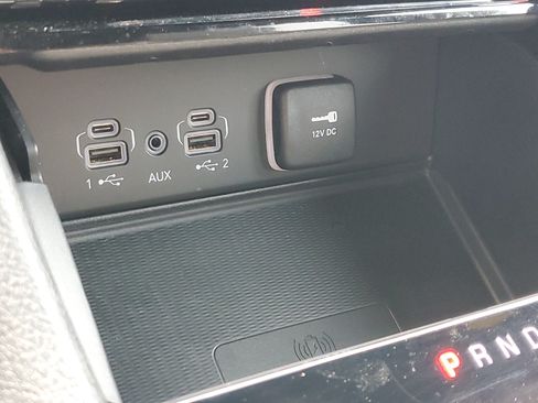 Used 2024 Jeep Grand Cherokee Overland w/ Luxury Tech Group IV AWD/4WD image 16