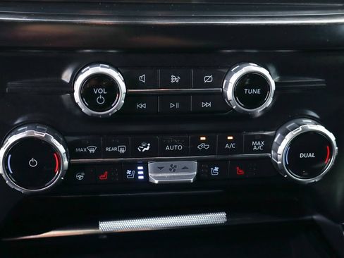 Used 2022 Ford F150 Lariat w/ Equipment Group 502A High AWD/4WD image 39