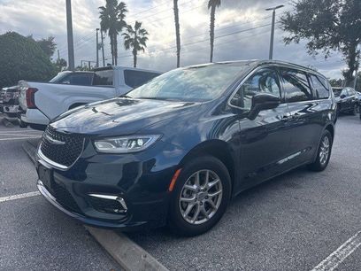 Used 2024 Chrysler Pacifica Touring-L