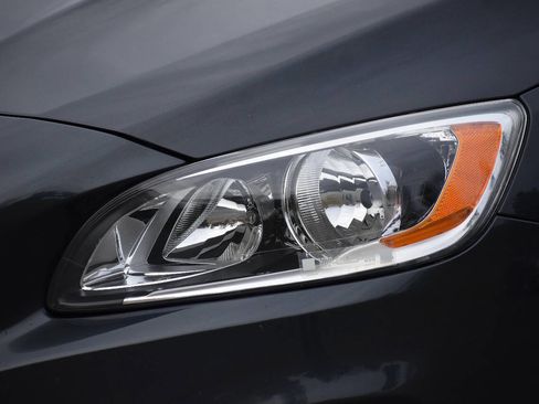 Used 2015 Volvo S60 T5 Premier Plus image 36