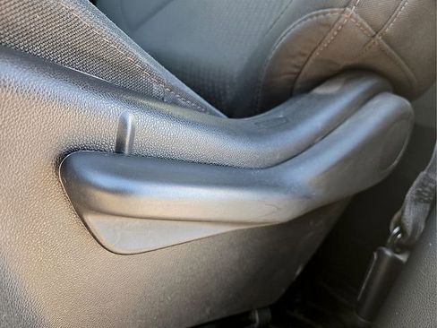 Used 2024 GMC Sierra 2500 Pro w/ Convenience Package image 23