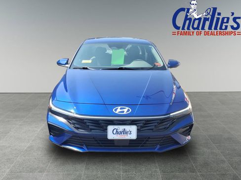 Used 2024 Hyundai Elantra SEL w/ Convenience Package FWD image 2