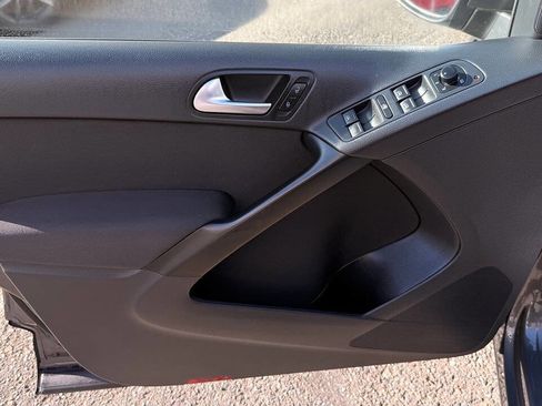 Used 2015 Volkswagen Tiguan S image 27