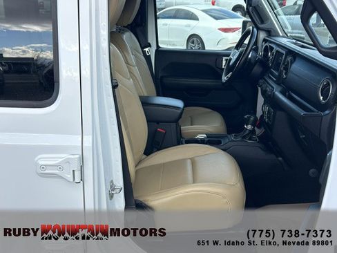 Used 2018 Jeep Wrangler Unlimited Sahara w/ Cold Weather Group image 25