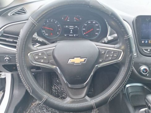 Used 2021 Chevrolet Malibu LT FWD image 11