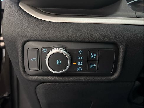 Used 2021 Ford Explorer XLT w/ Equipment Group 202A AWD/4WD image 18