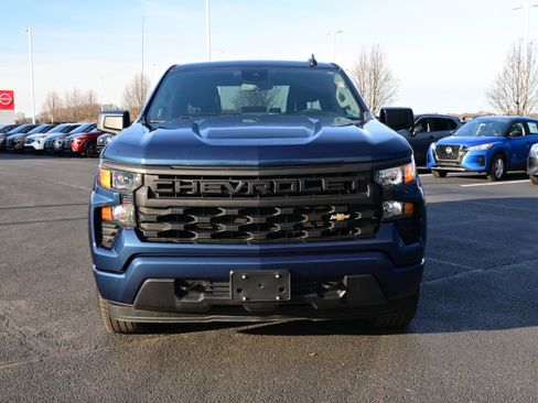 Used 2023 Chevrolet Silverado 1500 Custom image 3