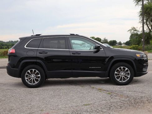 Used 2019 Jeep Cherokee Latitude Plus w/ Cold Weather Group AWD/4WD image 7