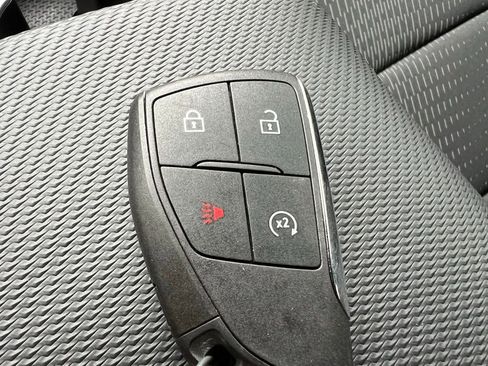 Used 2026 Chevrolet Equinox LT FWD image 39