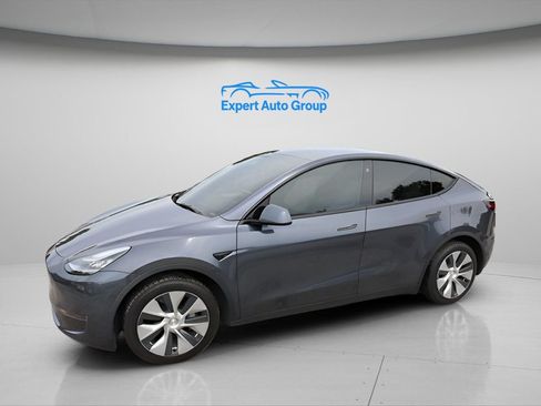 Used 2023 Tesla Model Y Long Range AWD/4WD image 43