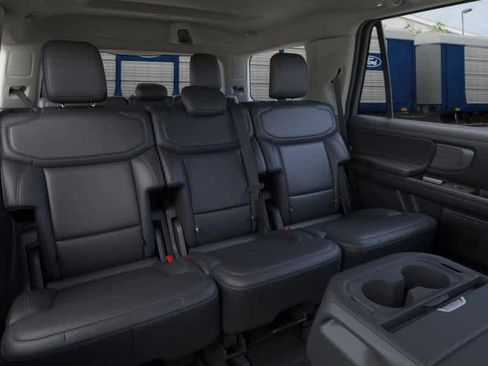 New 2026 Ford Expedition Platinum image 11