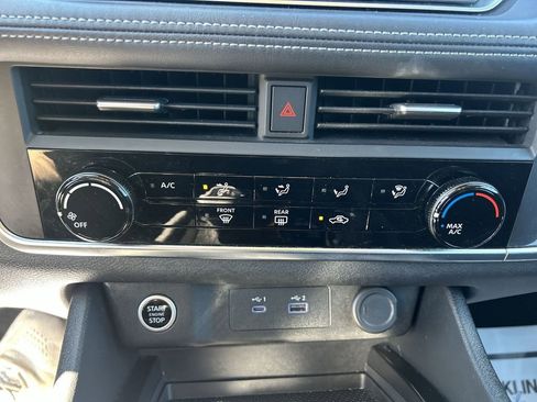 Used 2023 Nissan Rogue S image 24