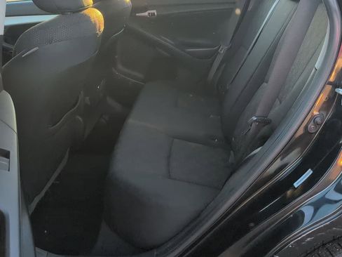 Used 2009 Pontiac Vibe AWD w/ Sun And Sound Package image 13