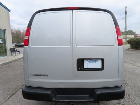 Used 2018 Chevrolet Express 2500 w/ Driver Convenience Package image 5