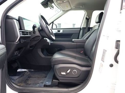 Used 2025 Hyundai Santa Fe SEL AWD/4WD image 13