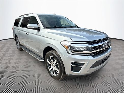 Used 2022 Ford Expedition Max Limited image 4