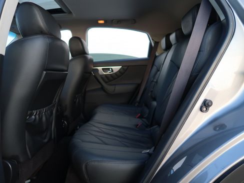 Used 2010 INFINITI FX35 2WD w/ Navigation Pkg image 38