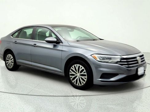 Used 2020 Volkswagen Jetta SE w/ SE Cold Weather Package FWD image 3