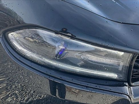 Used 2017 Dodge Charger SXT image 27