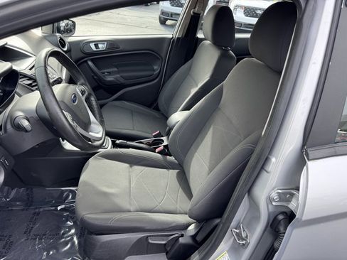 Used 2015 Ford Fiesta SE image 16