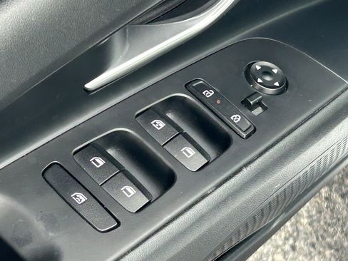 Used 2024 Hyundai Elantra Limited FWD image 29