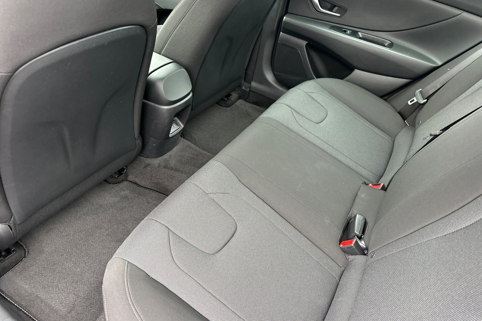 Used 2026 Hyundai Elantra SE FWD image 11