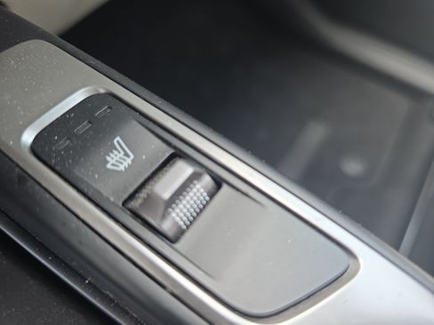 Certified 2022 Kia Sorento S FWD image 22