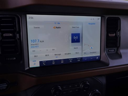 Used 2024 Ford Bronco Outer Banks image 17