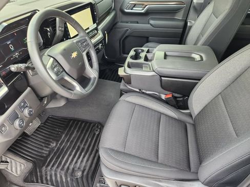 Used 2023 Chevrolet Silverado 1500 LT RWD image 4
