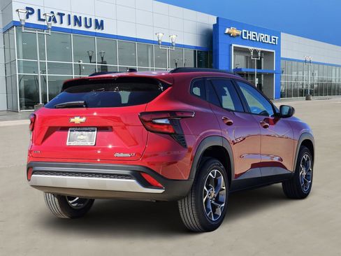 New 2026 Chevrolet Trax LT image 5