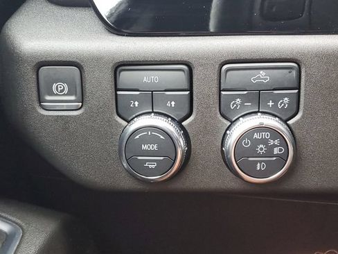 Used 2024 GMC Sierra 1500 Elevation AWD/4WD image 19